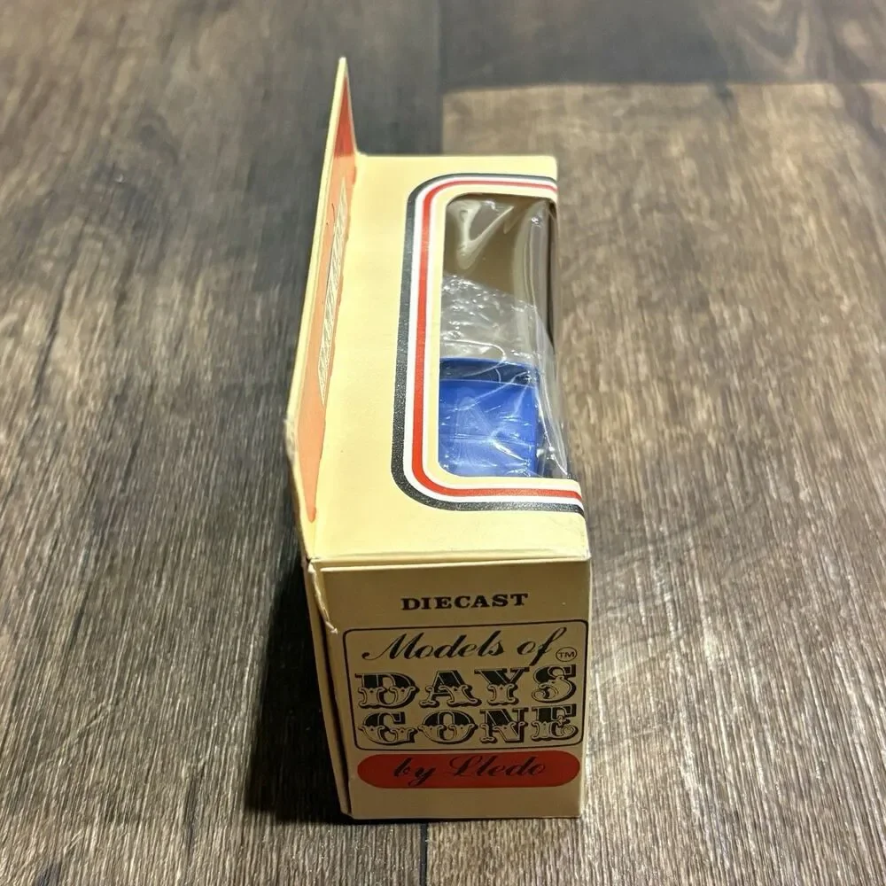 Vintage Lledo Days Gone DG 6-8 Lindt Switzerland Blue Diecast  1986